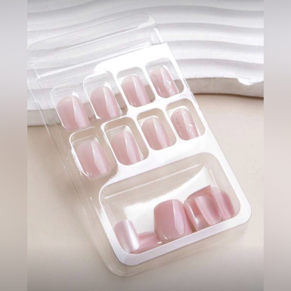 Baby Pink & Silver Glitter Short Square Nail Kit | Press-On | New - Picture 4 of 8